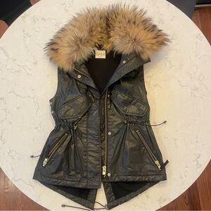 SAM. Dakota Utility Vest in Green with Removable Fur Collar Size XS 💚